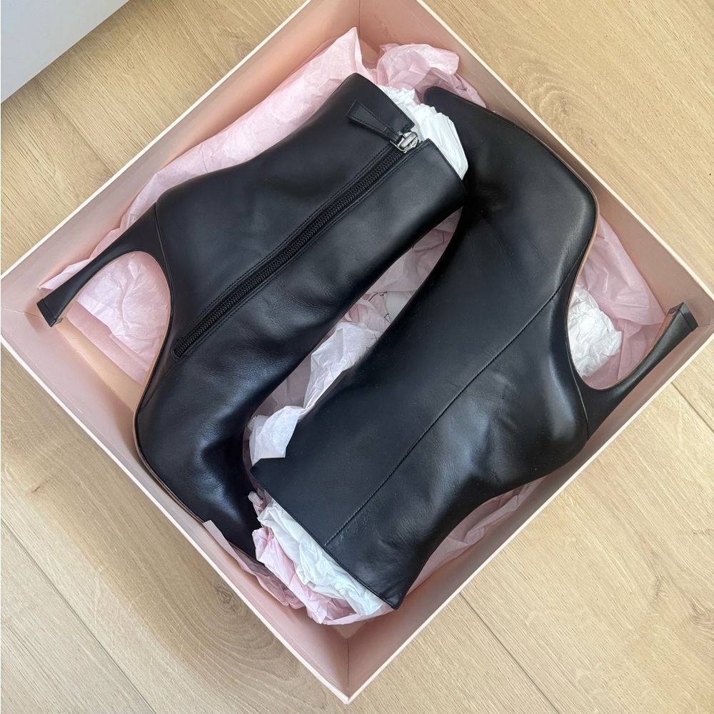 Alexandre Birman Black Leather Pointed Toe Stiletto Ankle Boots Size 9